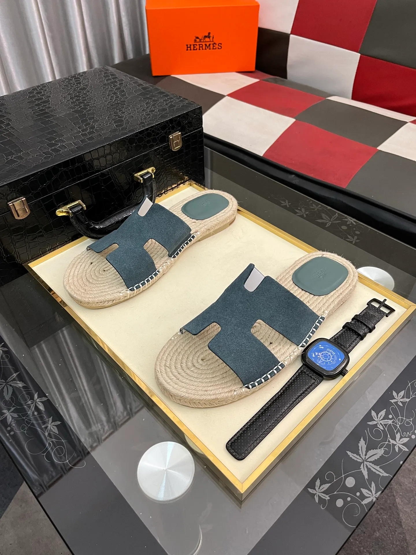 Men's shoes 💰320⌚️⌚️《HERMES》Hermès 💁♂️Men's casual slippers, quality comparison at counters🧚🏿♂️ The first layer of the upper is imported high mercerized matte, purely hand-drawn, raw rubber breathable and non-slip outsole, the lining is breathable and comfortable lambskin, the density is 100% comfortable, the original rubber outsole is wear-resistant and has a code number of 38-44. Can be customized 45-46-47